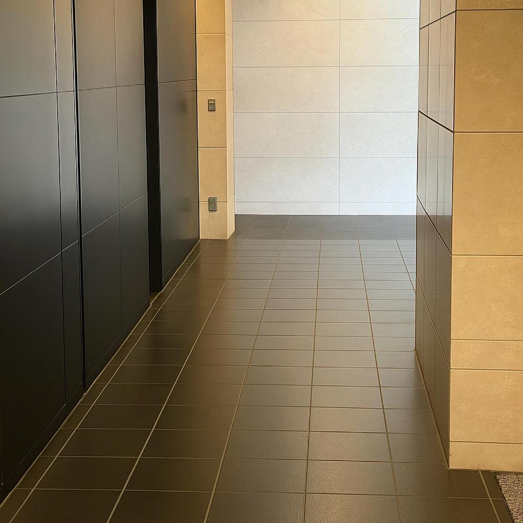 Apartment Luxury 3 Bedroom Namba Skyscraper - 400 Ft High & 300 Sq Ft Wrap Around Balcony - 112 Sq Meters - 1,200 Sq Ft - Parking - 180 Degrees Views - 2024 Toyota Voxy Be Packaged With