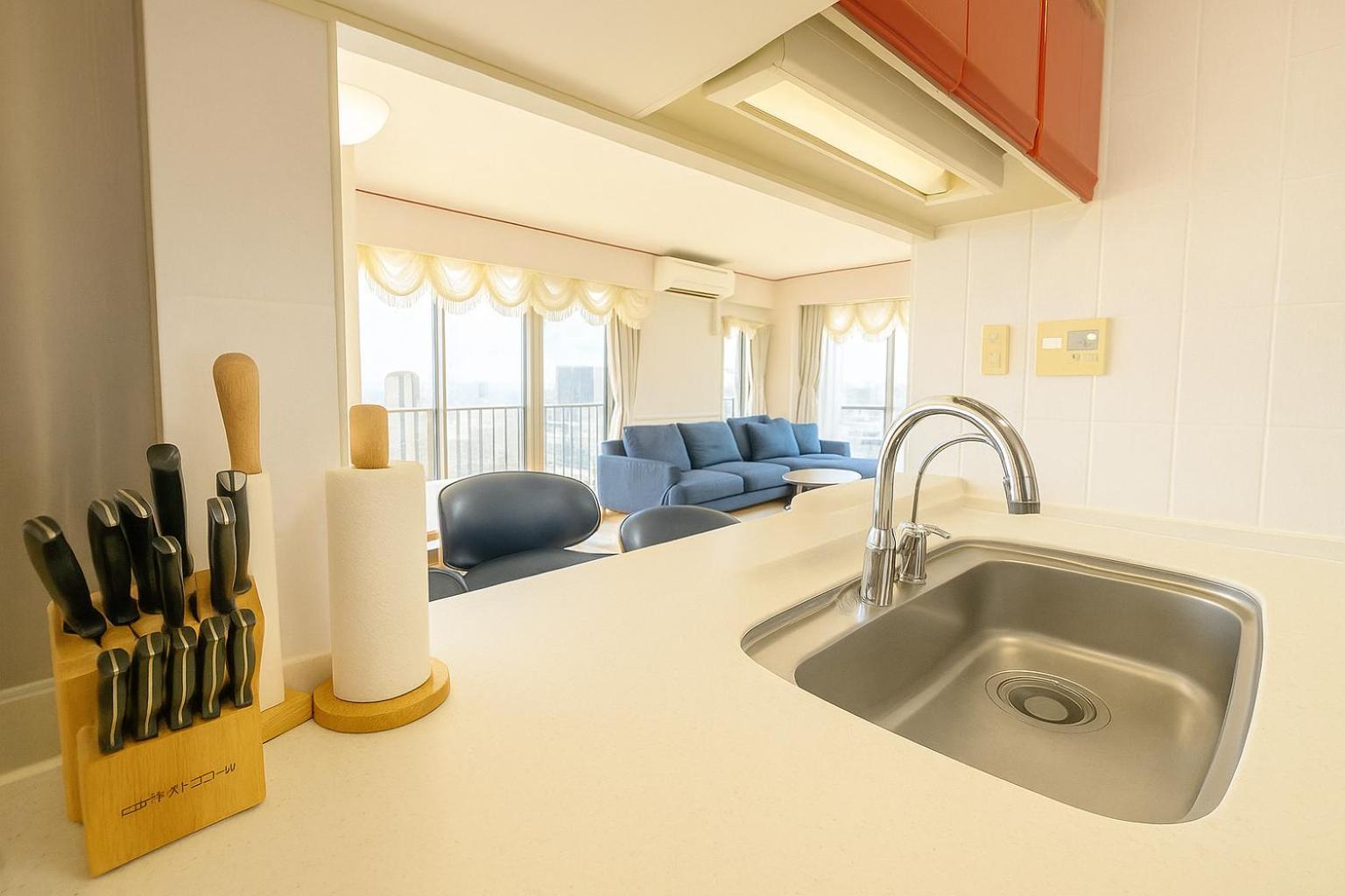 Apartment Luxury 3 Bedroom Namba Skyscraper - 400 Ft High & 300 Sq Ft Wrap Around Balcony - 112 Sq Meters - 1,200 Sq Ft - Parking - 180 Degrees Views - 2024 Toyota Voxy Be Packaged With Osaka