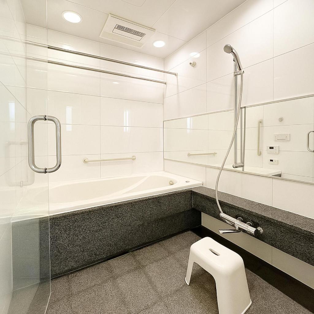 Luxury 3 Bedroom Namba Skyscraper - 400 Ft High & 300 Sq Ft Wrap Around Balcony - 112 Sq Meters - 1,200 Sq Ft - Parking - 180 Degrees Views - 2024 Toyota Voxy Be Packaged With